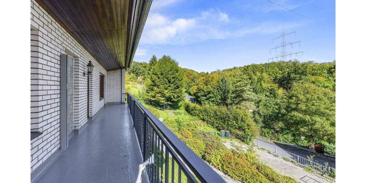 Einfamilienhaus Remscheid Lüttringhausen - 7 Zimmer, 230 m&sup2;, 576.000&euro; | Angebot:25862313