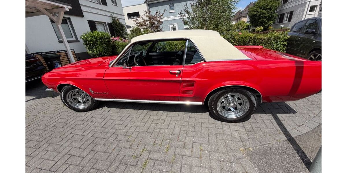 Ford Mustang 18.860 km 38.800 &euro; Mülheim 45481