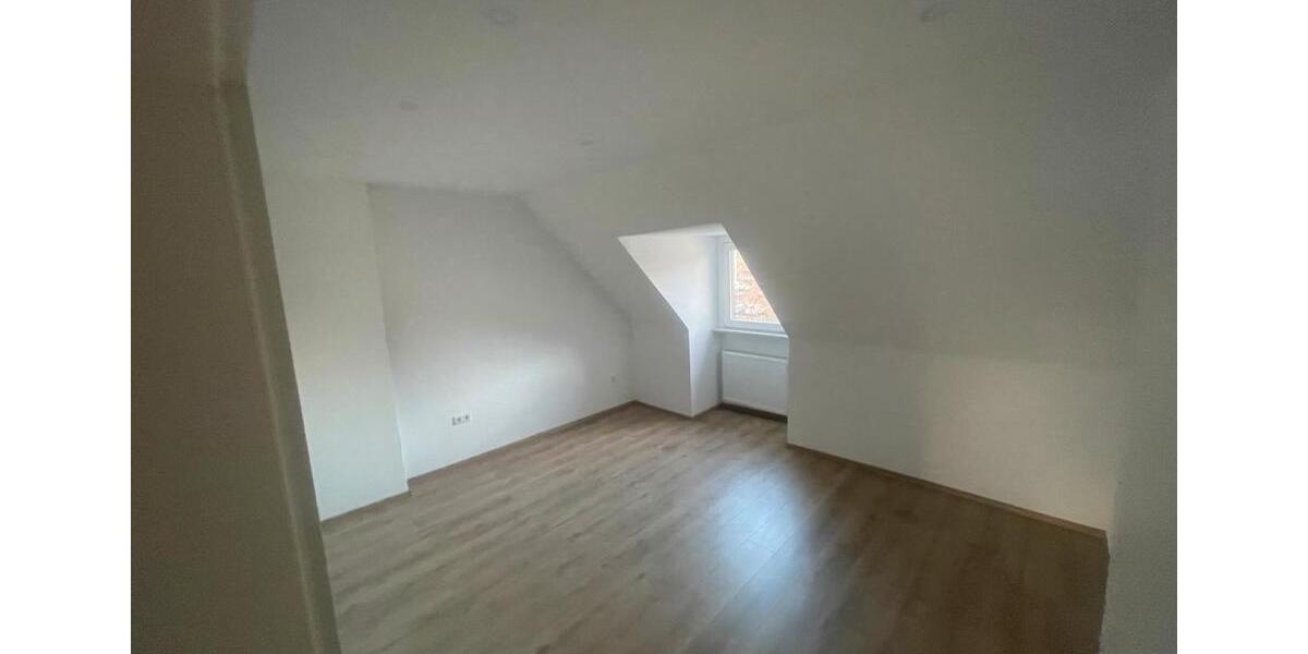 Dachgeschoßwohnung Bochum Bochum-Mitte - 3 Zimmer, 60 m&sup2;, 650&euro; | Angebot:25294053