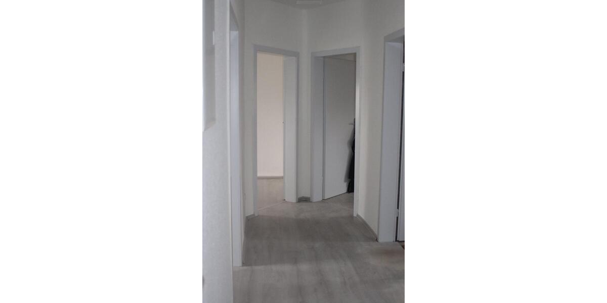 Dachgeschoßwohnung Gelsenkirchen - 3.5 Zimmer, 69 m&sup2;, 490&euro; | Angebot:26610407