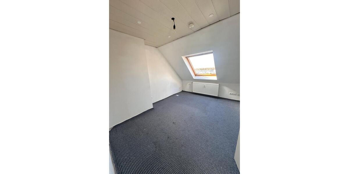 Dachgeschoßwohnung Essen Stadtbezirk IV - 2 Zimmer, 45 m&sup2;, 557&euro; | Angebot:25924154