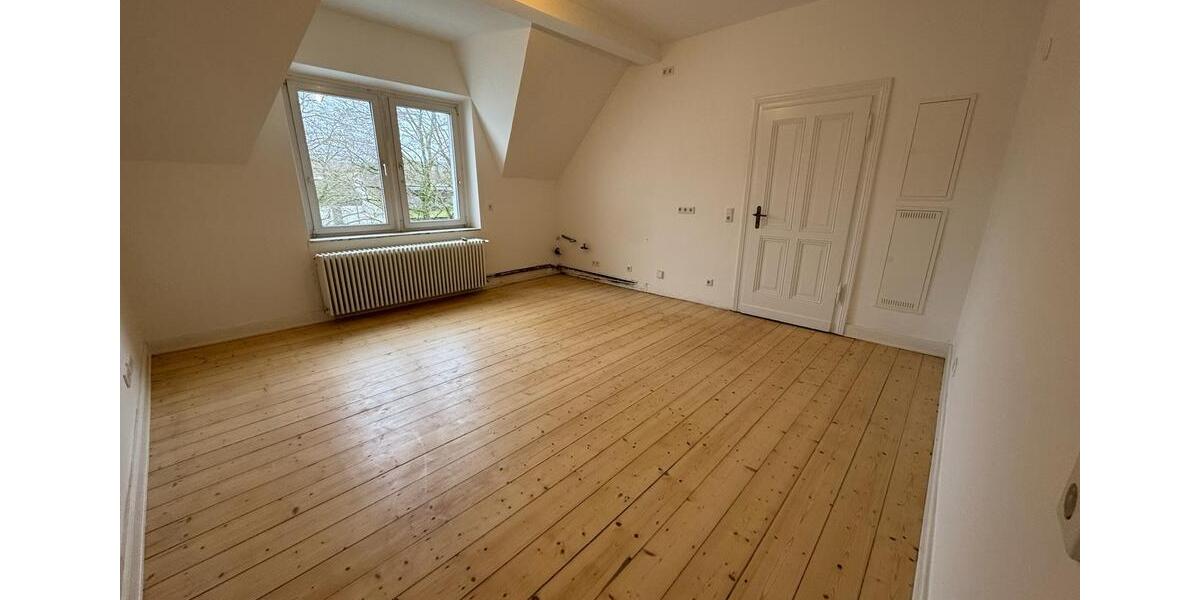 Etagenwohnung Wuppertal Arrenberg - 3.5 Zimmer, 109 m&sup2;, 1.350&euro; | Angebot:26605400