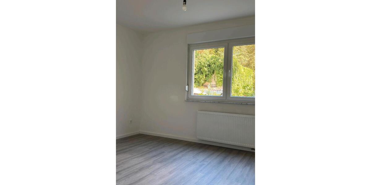 Erdgeschoßwohnung Bochum Günnigfeld - 3 Zimmer, 92 m&sup2;, 1.200&euro; | Angebot:24103171