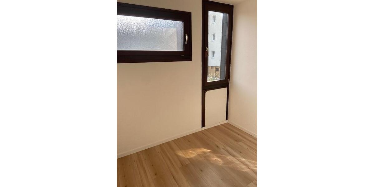 Erdgeschoßwohnung Wuppertal Arrenberg - 1 Zimmer, 30 m&sup2;, 349&euro; | Angebot:26532526