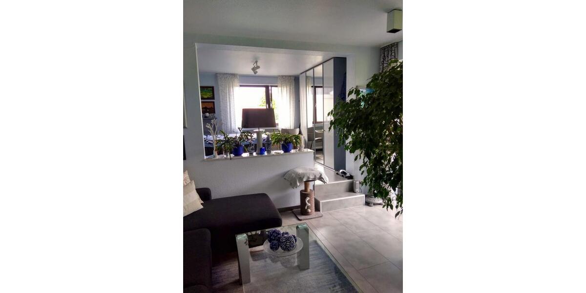 Erdgeschoßwohnung Düsseldorf Stadtbezirk 8 - 2 Zimmer, 50 m&sup2;, 1.200&euro; | Angebot:25612750