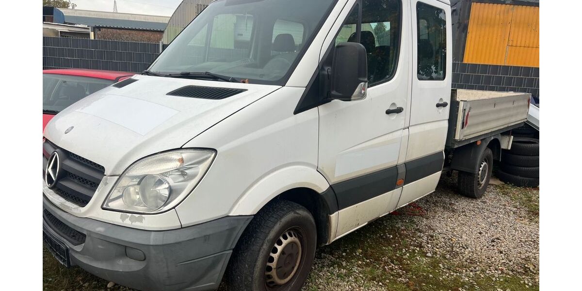 Mercedes-Benz Sprinter 299.199 km 7.500 &euro; Düsseldorf 40231
