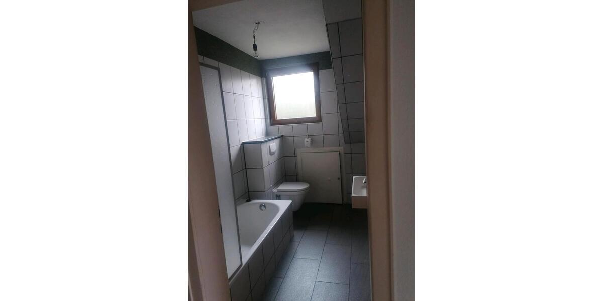 Etagenwohnung Schwelm - 3 Zimmer, 98 m&sup2;, 700&euro; | Angebot:26507397