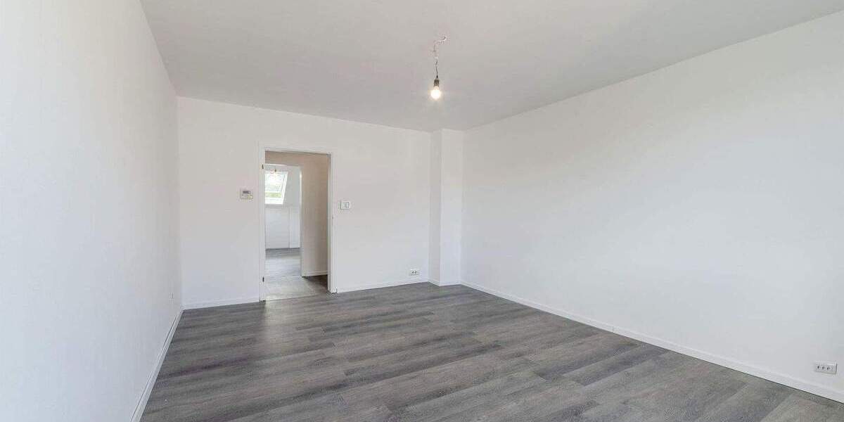 Etagenwohnung Wuppertal Barmen - 4 Zimmer, 100 m&sup2;, 900&euro; | Angebot:25819935