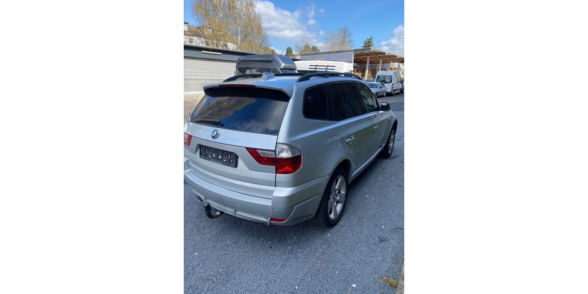 BMW X3 xDrive20d Aut/PANORAMA.SPORTSITZE:18-ZOLL.P 223.000 km 3.000 &euro; Hilden 40721