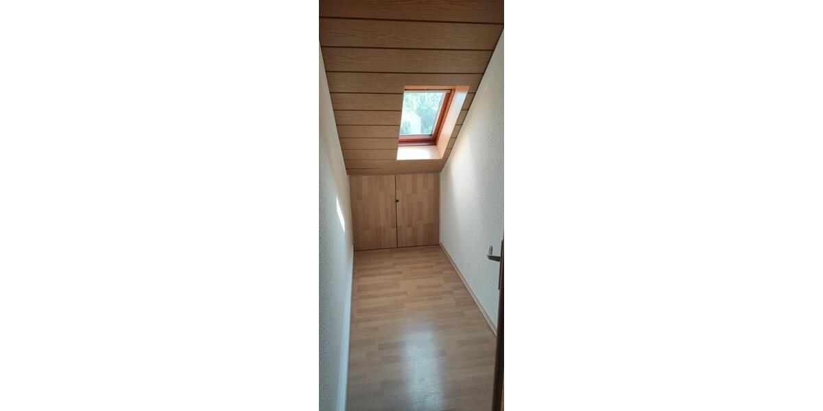Dachgeschoßwohnung Essen Stadtbezirk IV - 3 Zimmer, 84 m&sup2;, 585&euro; | Angebot:25918030