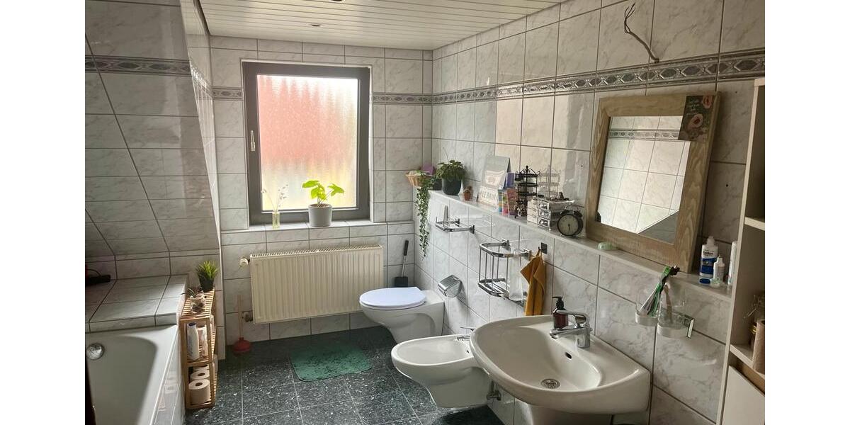 Dachgeschoßwohnung Essen Stadtbezirk IV - 3 Zimmer, 90 m&sup2;, 854&euro; | Angebot:26013827