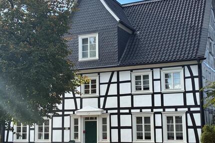 Haus Wuppertal Gemarkung Nächstebreck - 8 Zimmer, 320 m&sup2;, 550.000&euro; | Angebot:27534084