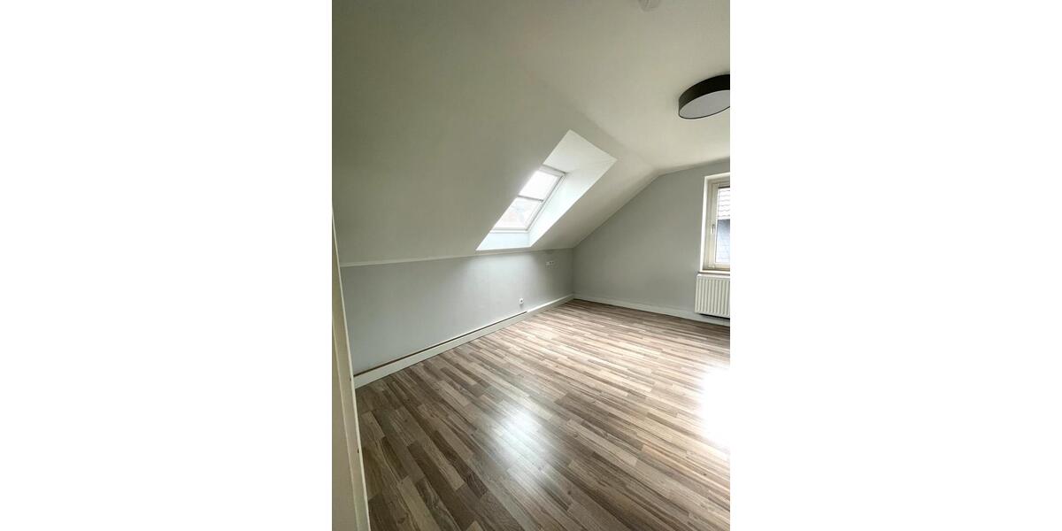 Dachgeschoßwohnung Mülheim an der Ruhr Menden-Holthausen - 2.5 Zimmer, 60 m&sup2;, 510&euro; | Angebot:25999447