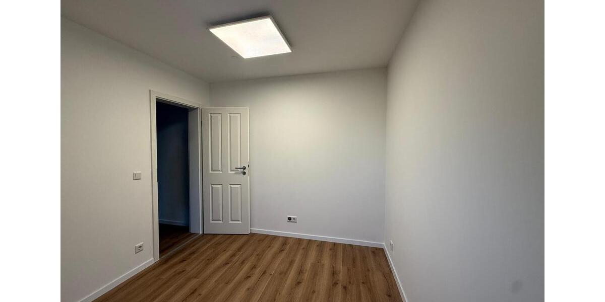 Dachgeschoßwohnung Wuppertal Gemarkung Langerfeld - 4 Zimmer, 100 m&sup2;, 850&euro; | Angebot:25921624