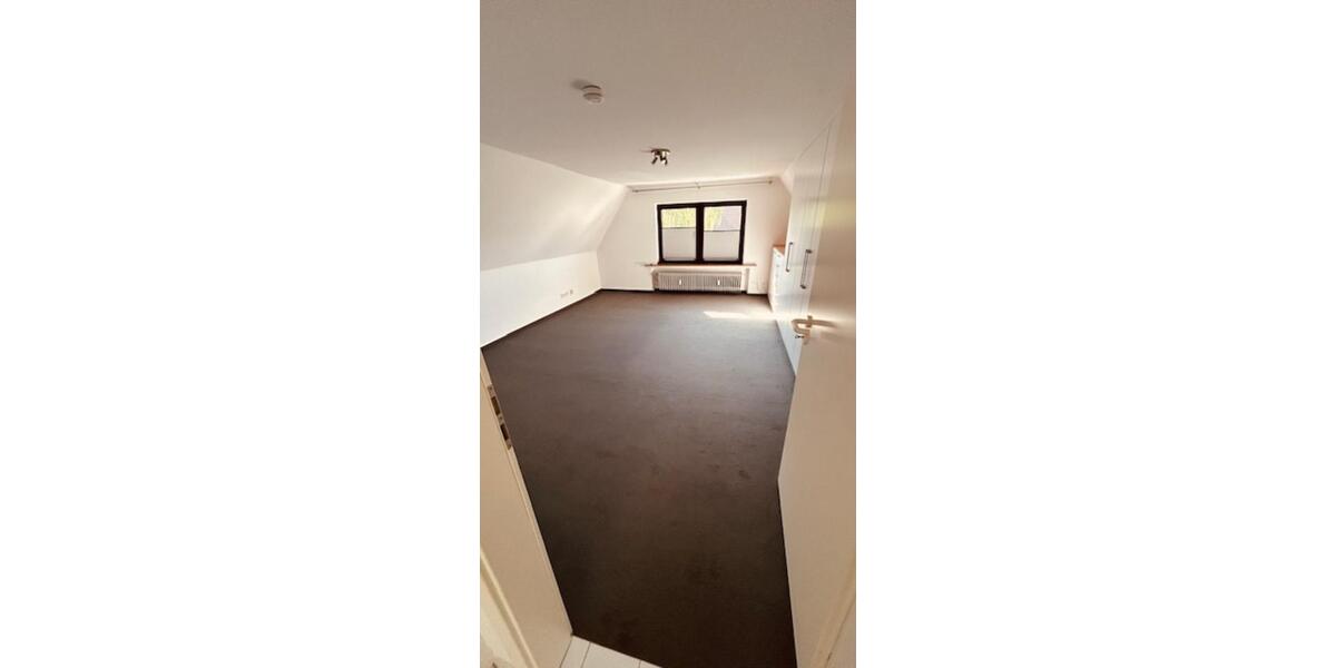 Dachgeschoßwohnung Halver - 3 Zimmer, 117 m&sup2;, 900&euro; | Angebot:25988805