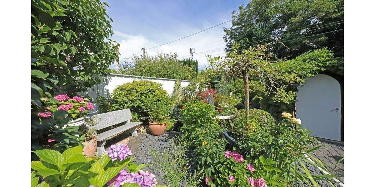 Reihenmittelhaus Düsseldorf Lierenfeld - 3 Zimmer, 130 m&sup2;, 425.000&euro; | Angebot:25695118