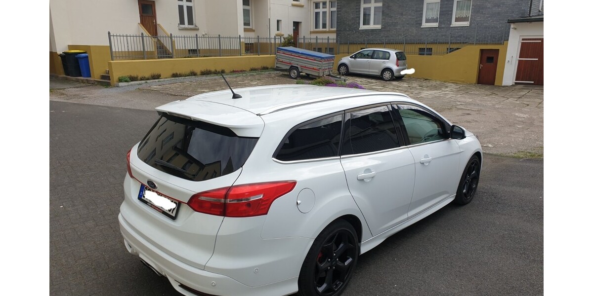 Ford Focus 106.000 km 14.950 &euro; Solingen 42651