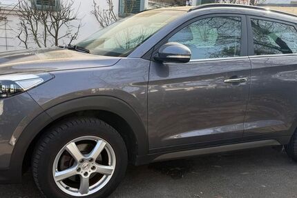 Hyundai TUCSON 72.000 km 18.100 &euro; Wuppertal 42283