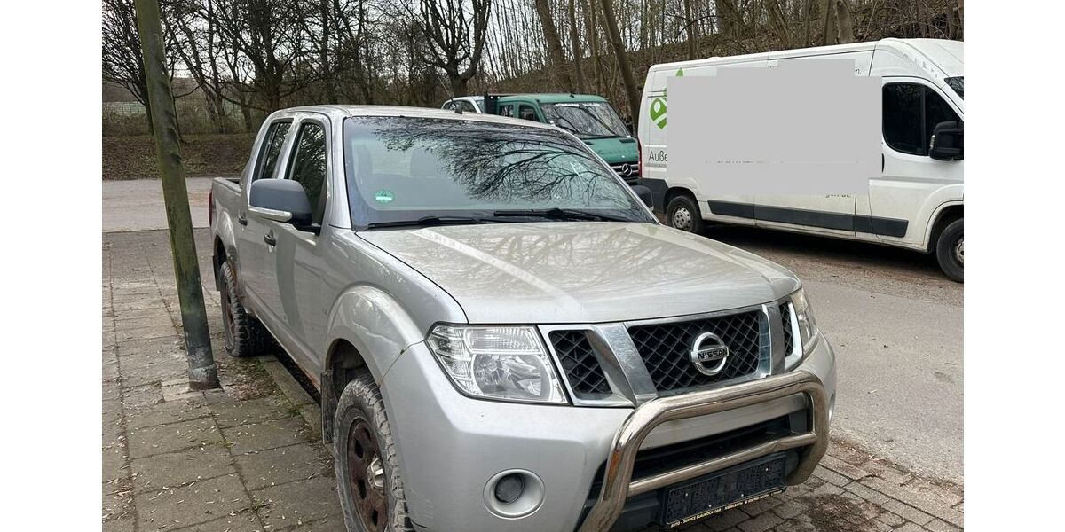 Nissan Navara 169.421 km 2.949 &euro; Essen 45356