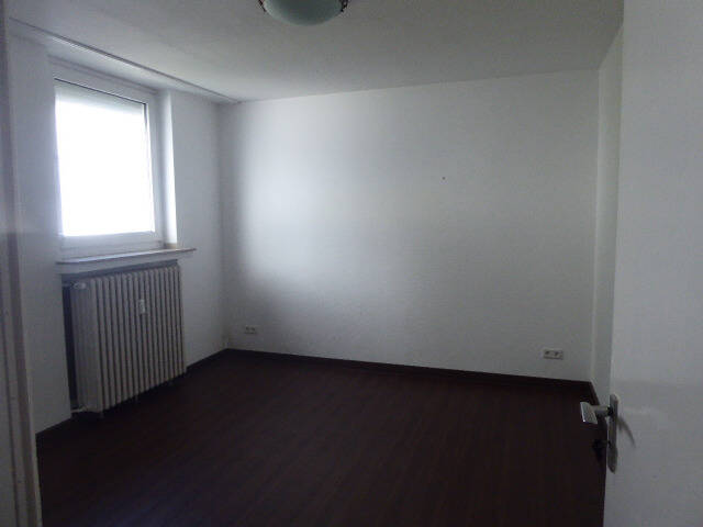 Gewerbeobjekt Düsseldorf Rath - 8 Zimmer, 156 m&sup2;, 350.000&euro; | Angebot:25665195