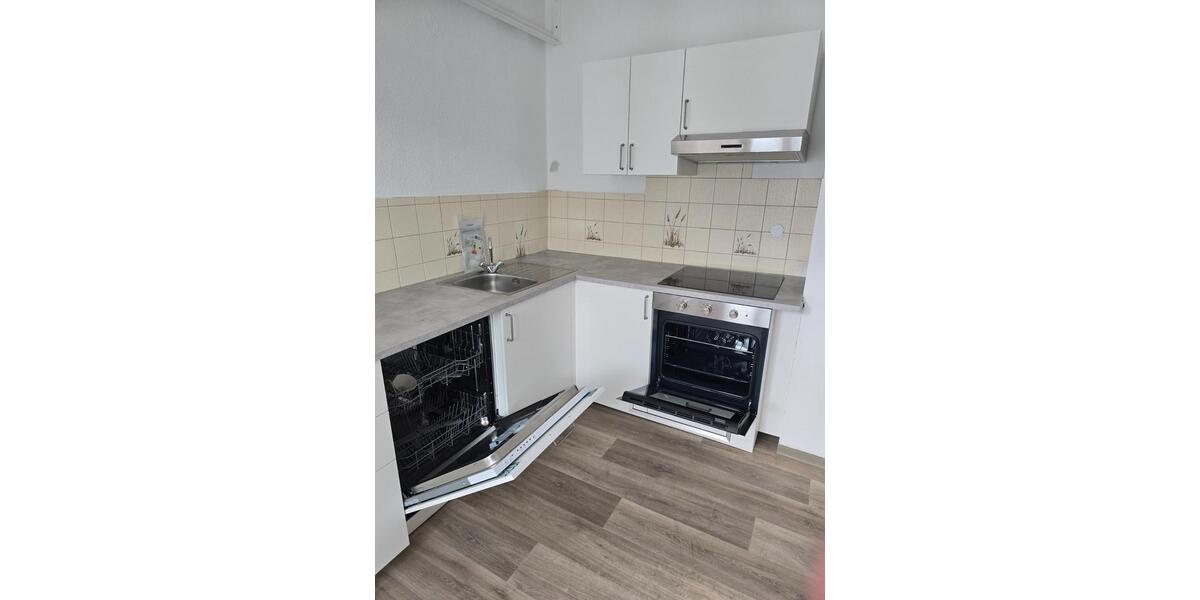 Dachgeschoßwohnung Wuppertal Unterbarmen - 4 Zimmer, 120 m&sup2;, 800&euro; | Angebot:25961303