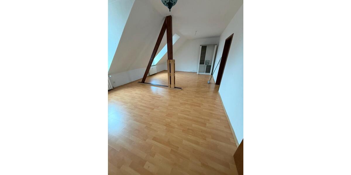 Dachgeschoßwohnung Essen Stadtbezirk IV - 3 Zimmer, 75 m&sup2;, 785&euro; | Angebot:26491263