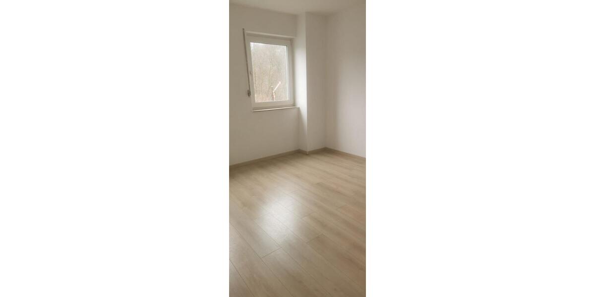 Hochparterre Radevormwald - 3 Zimmer, 86 m&sup2;, 660&euro; | Angebot:24801515
