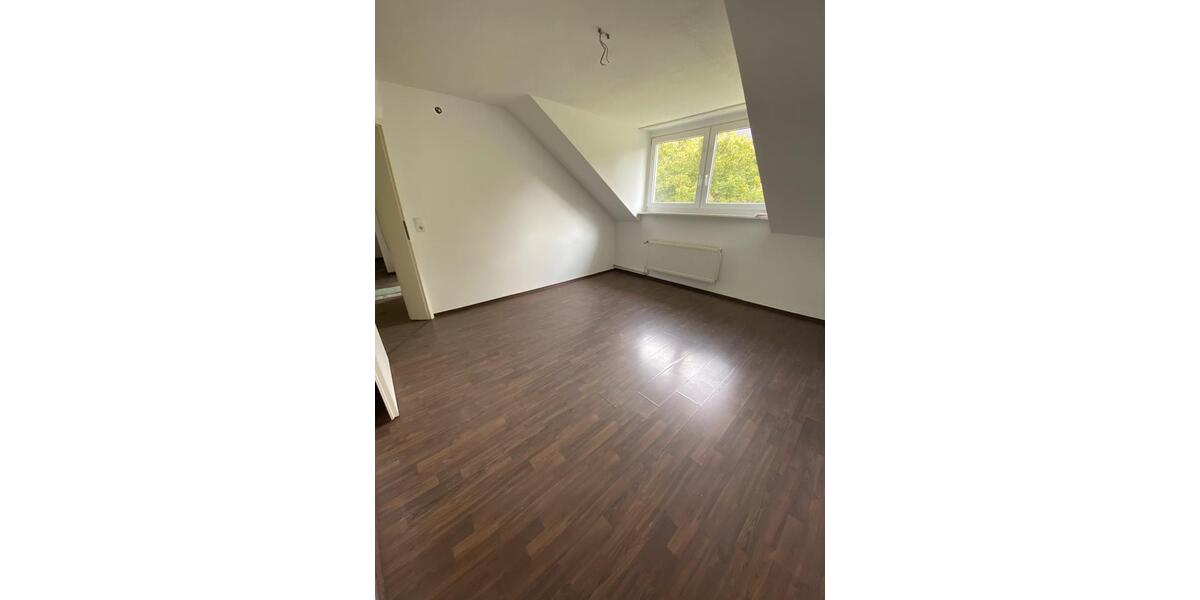 Dachgeschoßwohnung Wuppertal Sedansberg - 3 Zimmer, 70 m&sup2;, 670&euro; | Angebot:26489427