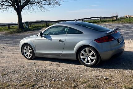 Audi TT 169.000 km 9.900 &euro; Düsseldorf 40625