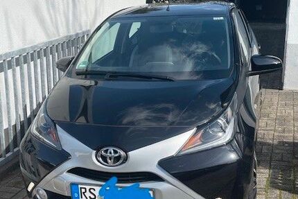 Toyota Aygo (X) 14.000 km 12.900 &euro; Remscheid 42859