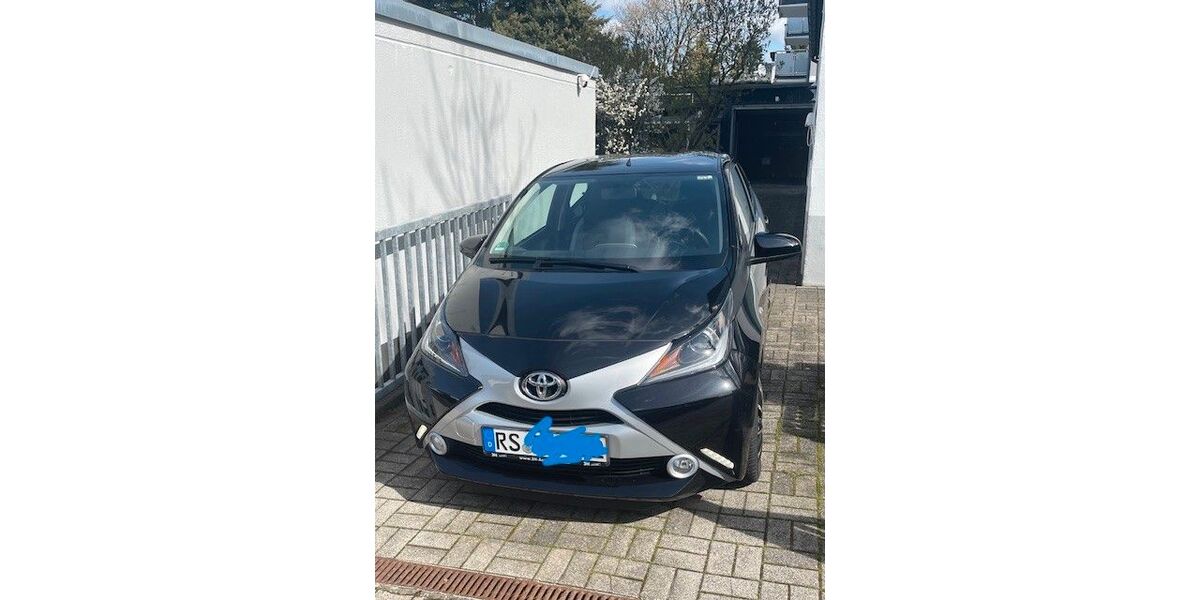 Toyota Aygo (X) 14.000 km 12.900 &euro; Remscheid 42859