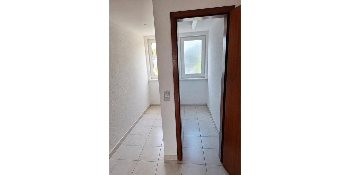 Dachgeschoßwohnung Essen Stadtbezirk VIII - 2 Zimmer, 60 m&sup2;, 540&euro; | Angebot:26489823