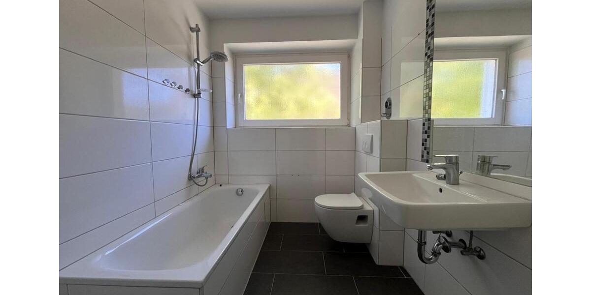 Etagenwohnung Wuppertal Gemarkung Vohwinkel - 3 Zimmer, 70 m&sup2;, 607&euro; | Angebot:26480751