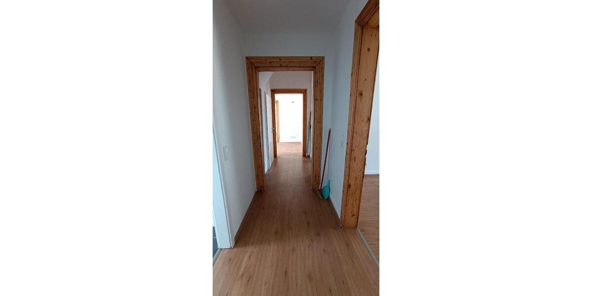 Dachgeschoßwohnung Wuppertal Gemarkung Langerfeld - 4 Zimmer, 100 m&sup2;, 950&euro; | Angebot:26324943