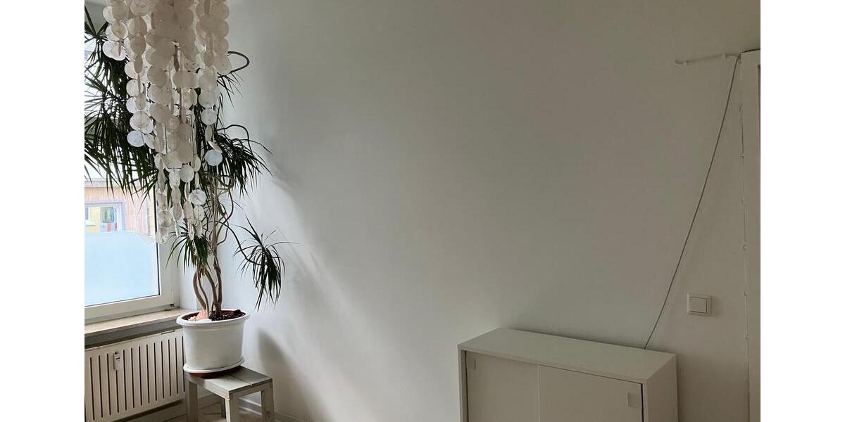 Erdgeschoßwohnung Düsseldorf Stadtbezirk 9 - 1.5 Zimmer, 30 m&sup2;, 750&euro; | Angebot:24774244