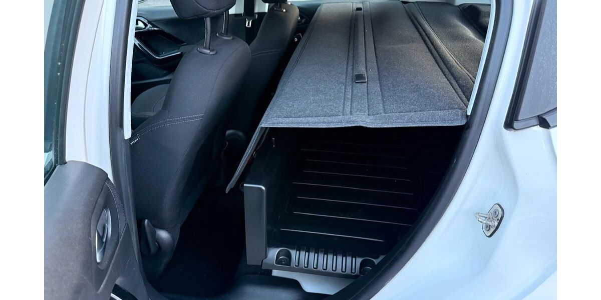 Peugeot 208 145.000 km 5.950 &euro; Düsseldorf 40237