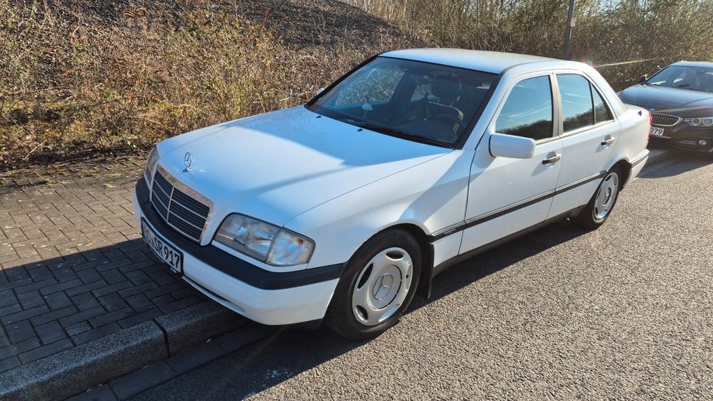 Mercedes-Benz C 180 229.380 km 3.500 &euro; Bochum 44791
