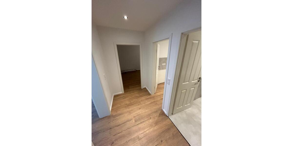 Erdgeschoßwohnung Wuppertal Arrenberg - 2 Zimmer, 68 m&sup2;, 715&euro; | Angebot:25887574