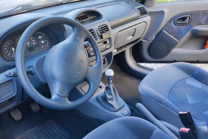 Renault Clio 122.800 km 777 &euro; Solingen 42657