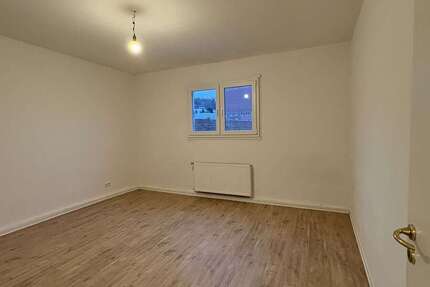 Wohnung Wuppertal Unterbarmen - 2 Zimmer, 67 m&sup2;, 582&euro; | Angebot:25717361