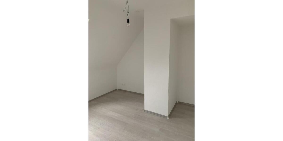 Dachgeschoßwohnung Herne Wanne - 2 Zimmer, 47 m&sup2;, 379&euro; | Angebot:23705970