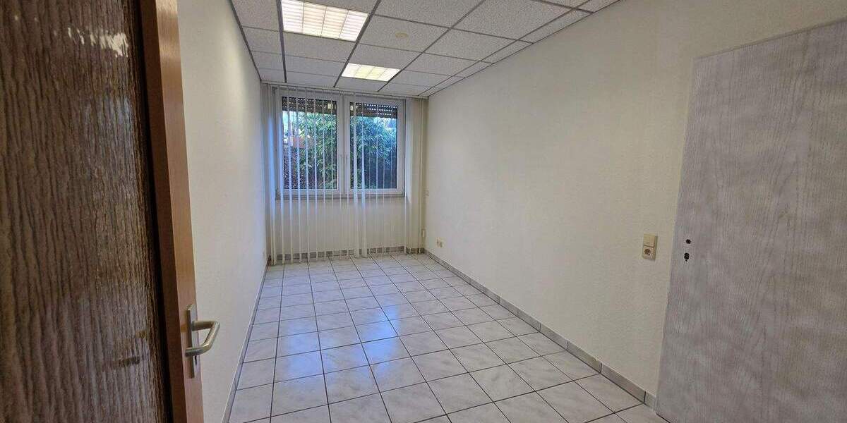 Gewerbeobjekt Velbert Mitte - 7 Zimmer, 210 m&sup2;, 1.600&euro; | Angebot:25774765