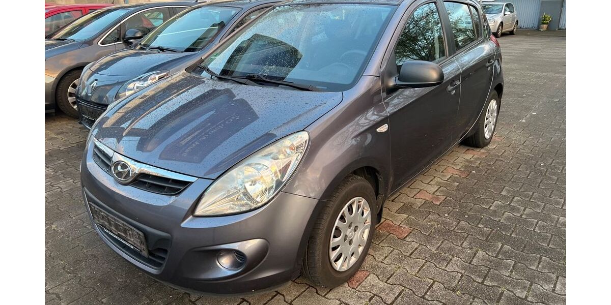 Hyundai i20 148.000 km 2.890 &euro; Gelsenkirchen 45899
