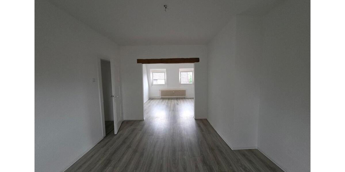Dachgeschoßwohnung Wuppertal Cronenberg - 3 Zimmer, 96 m&sup2;, 590&euro; | Angebot:26528625