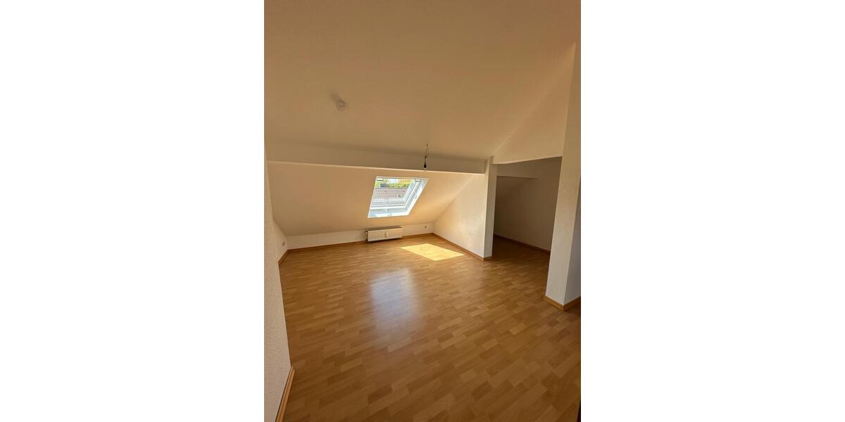 Dachgeschoßwohnung Essen Stadtbezirk IV - 1 Zimmer, 27 m&sup2;, 400&euro; | Angebot:26564966