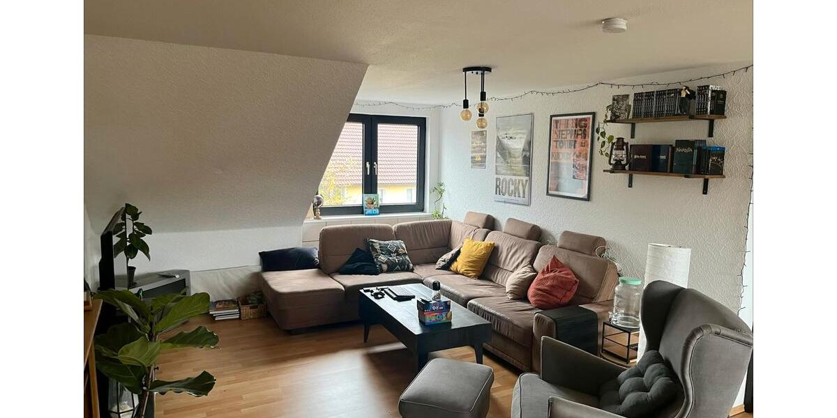 Dachgeschoßwohnung Essen Stadtbezirk IV - 3 Zimmer, 90 m&sup2;, 854&euro; | Angebot:26013827