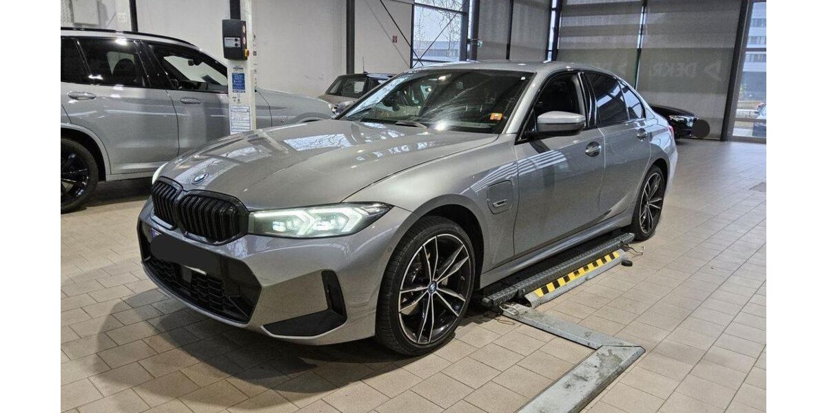 BMW 330 87.183 km 34.820 &euro; Hagen 58091