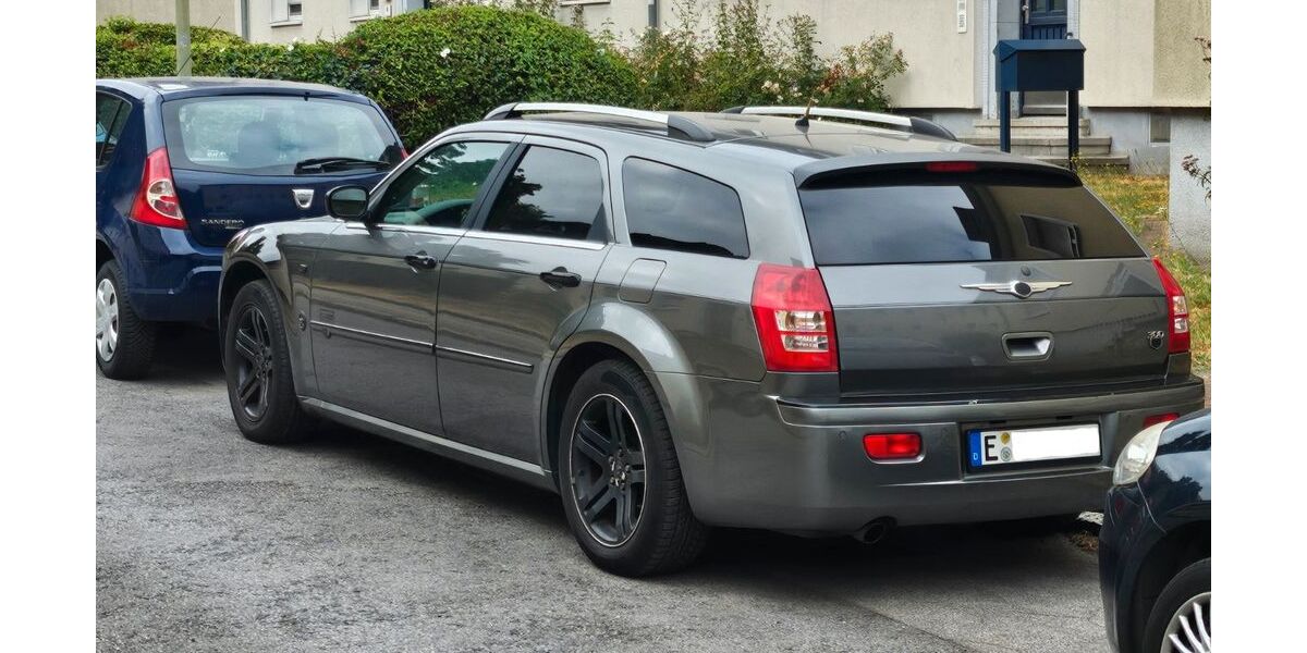 Chrysler 300C 329.600 km 3.350 &euro; Essen 45144