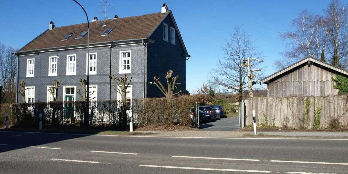 Einfamilienhaus Wermelskirchen - 16 Zimmer, 350 m&sup2;, 3.000&euro; | Angebot:26521713