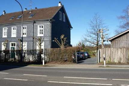 Haus Wermelskirchen - 16 Zimmer, 350 m&sup2;, 3.000&euro; | Angebot:26521713